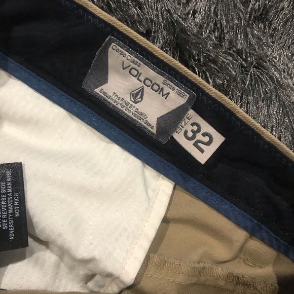 Volcom khaki shorts - Picture 5 of 5